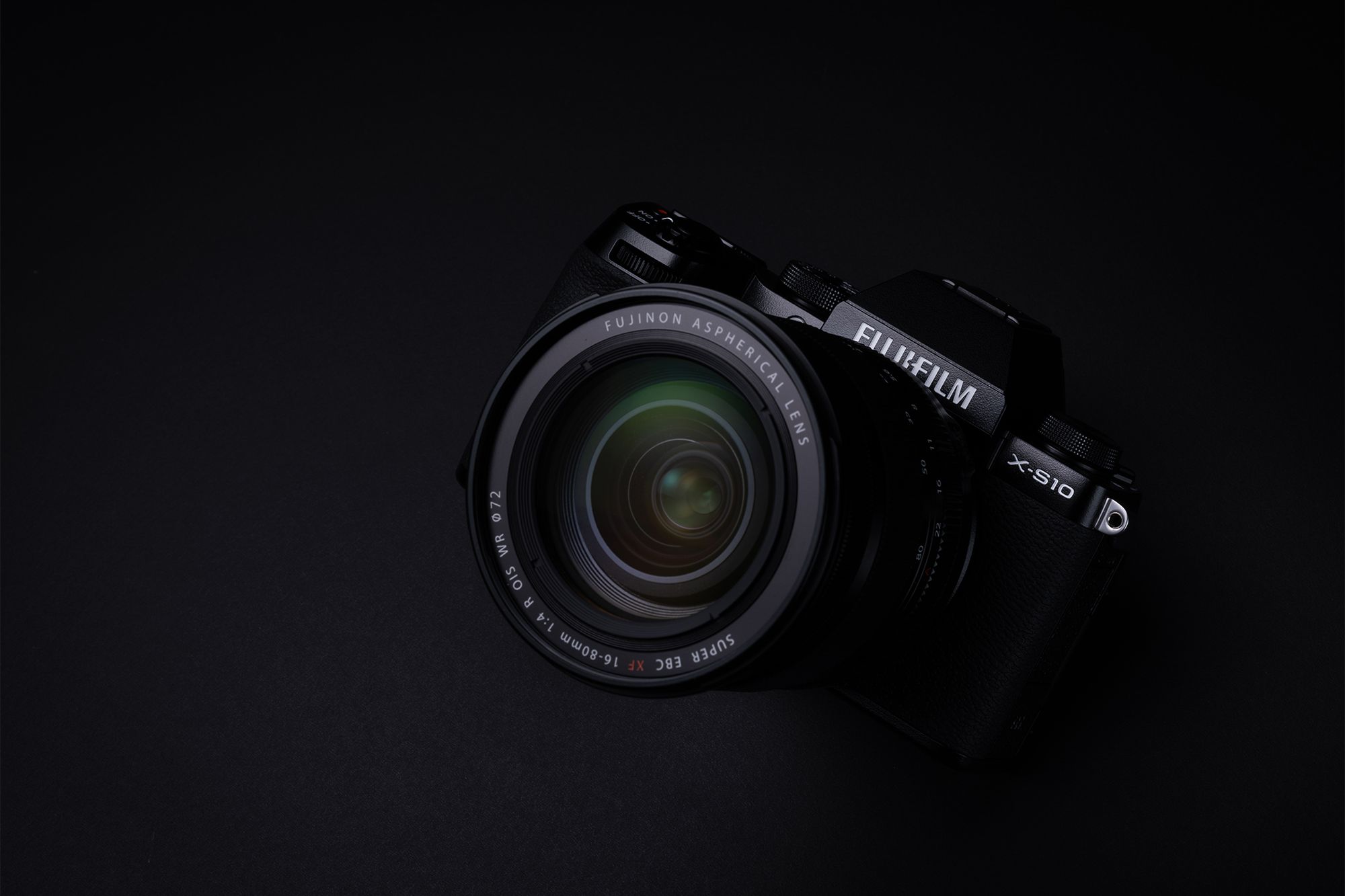 Fujifilm X-S10 – kompaktowe rozmiary, niesamowita stabilizacja i mnóstwo funkcji 2