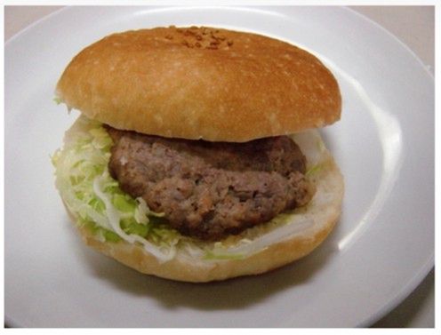 Japoński automat z hamburgerami jest obsługiwany przez człowieka (wideo) 3