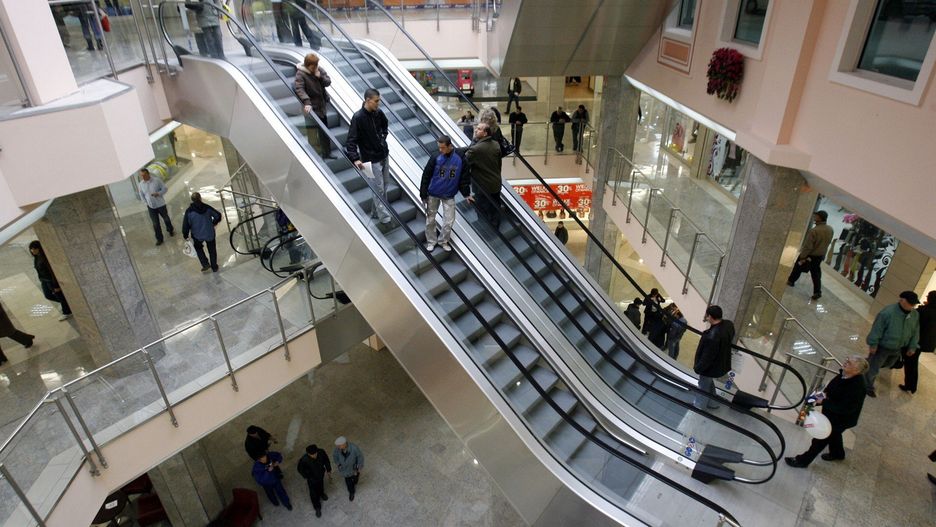 Jak wyliczyli eksperci, w Polsce działa ponad 400 centrów handlowych.