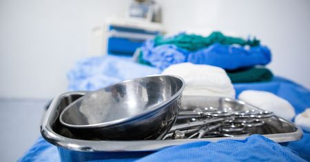 Pomyłka na sali operacyjnej. Szpital przeprasza i bagatelizuje sprawę