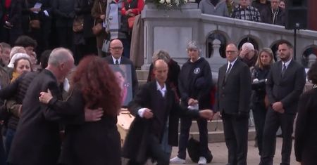 Zatańczył przed trumną ukochanej. Wzruszające pożegnanie