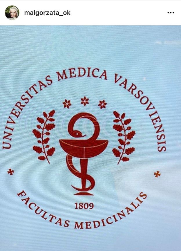 Julia Królikowska ZOSTAŁA LEKARZEM! Małgorzata Ostrowska-Królikowska pochwaliła się zdjęciami z promocji