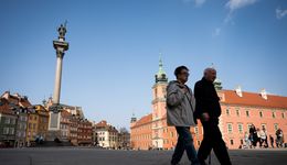 Pensje blisko 10 tys. zł, ale ubywa etatów. Słodko-gorzkie dane GUS