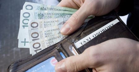 Akceptacja płatności gotówką będzie obowiązkowa? Prezydent Duda zgłosił nowy projekt