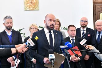 Nie będzie sylwestra, w urzędach przykręcone kaloryfery. Prezydent Wrocławia: pieniędzy nie ma