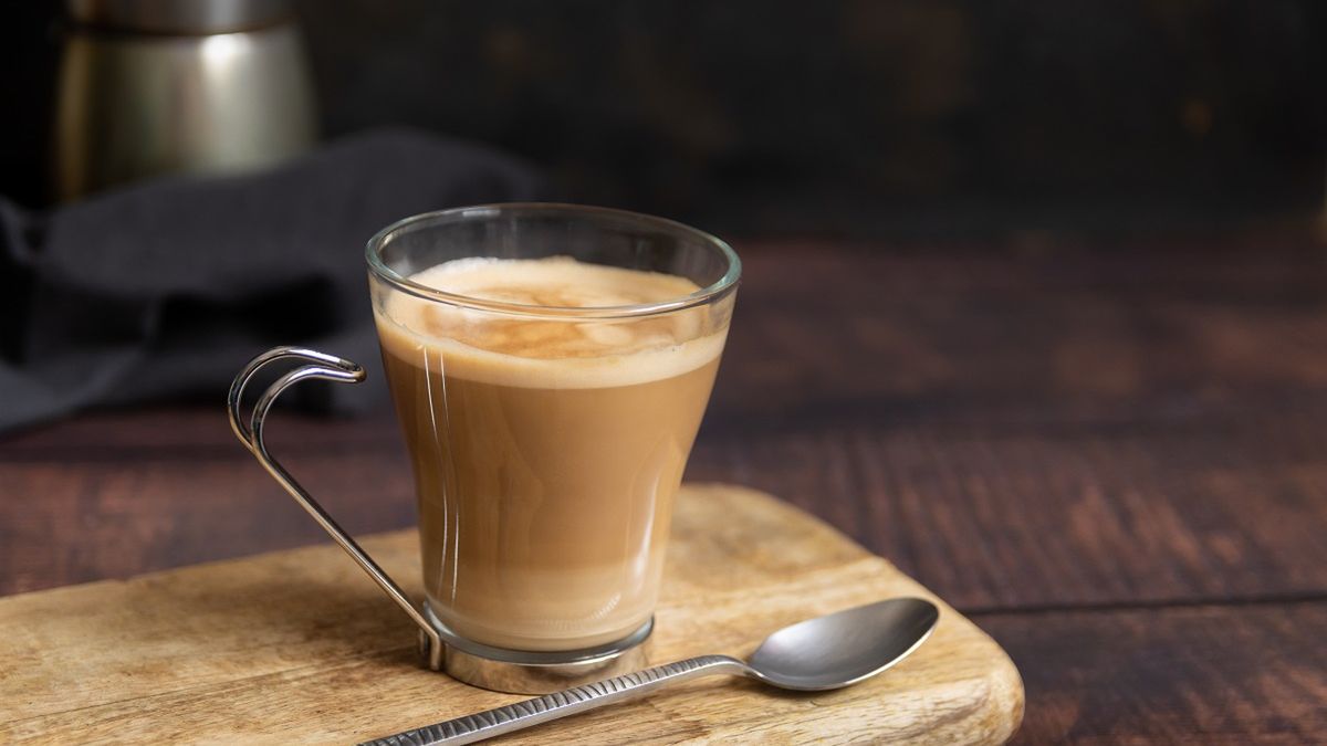 Zamiast słodzić, blenduję kawę z nietypowym składniikiem. Pogromca cholesterolu i naturalny spalacz tłuszczu