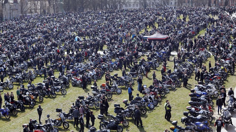Częstochowa. Otwarcie sezonu motocyklowego w cieniu pandemii. Tłumy na mszy