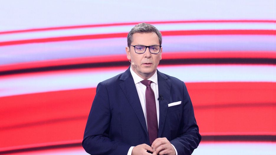 Prezydencka debata wyborcza w TVP tylko z jednym kandydatem
Fot. Jan Bogacz/TVP/East News. Konskie, 06.07.2020. Wybory prezydenckie 2020. W programie "Debata Wyborcza" w TVP wezmie udzial jedynie Andrzej Duda. Rafal Trzaskowski zorganizowal w tym samy czasie, w Lesznie konferencje pt. "Arena Prezydencka".
N/z: Michal Adamczyk - prowadzacy
Jan Bogacz