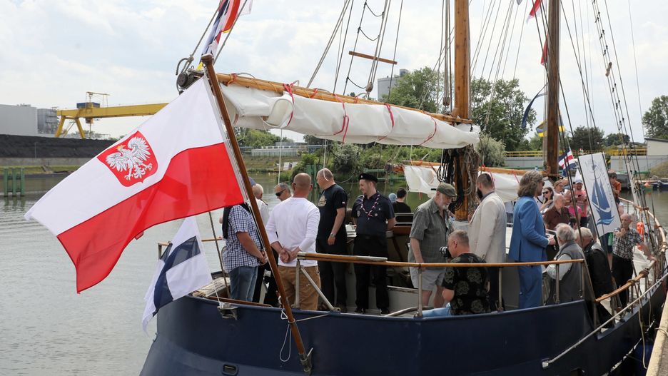 Warszawa. Chrzest statku na Kanale Żerańskim