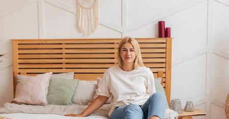 Materac dopasowany do wagi i stylu – jak wybrać idealny poziom twardości?