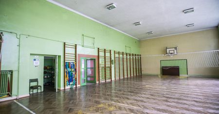 Nauczyciel uderzył ucznia. Dyrektorka broni wuefisty