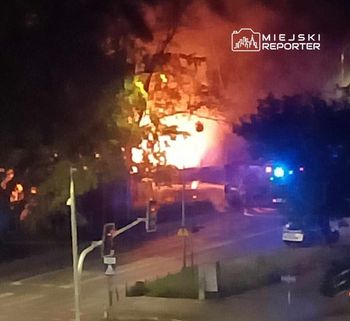Kolejny pożar bazarku na Mokotowie. Spłonęło kilka stoisk