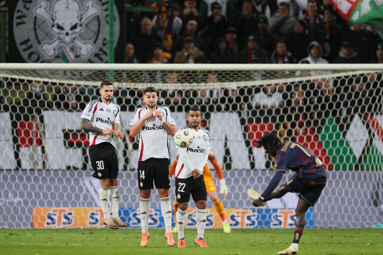 Sportowe zmagania w dzień Wszystkich Świętych. Nowe trendy w polskich ligach