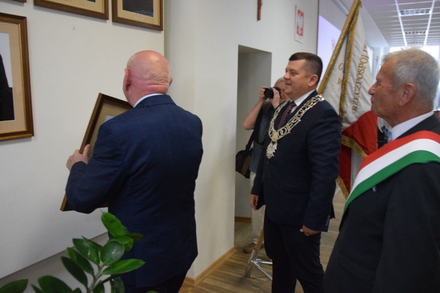 Tytuł honorowego obywatela Gorzowa otrzymało do tej pory dwadzieścia osób.
