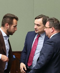 "Bądźmy poważni". Kpiny z nowej nazwy ziobrystów