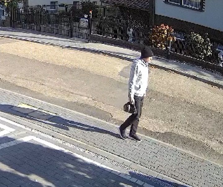 Rozpoznajesz tego mężczyznę? Od razu dzwoń na policję