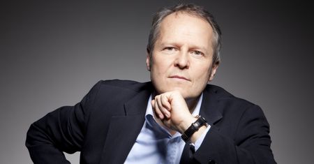 Rzucają pracę przez molestowanie. CEO twierdzi, że to "różnice pokoleniowe"