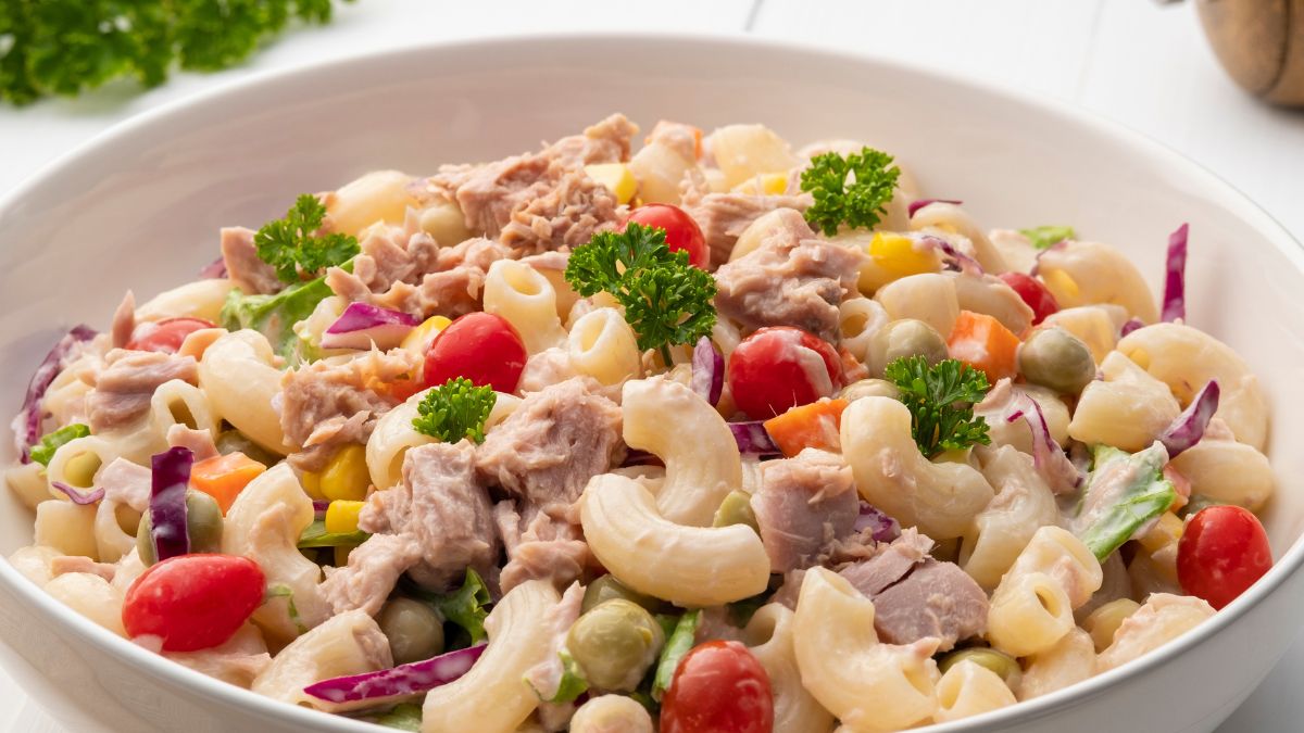 Sałatka z tuńczykiem - Pyszności