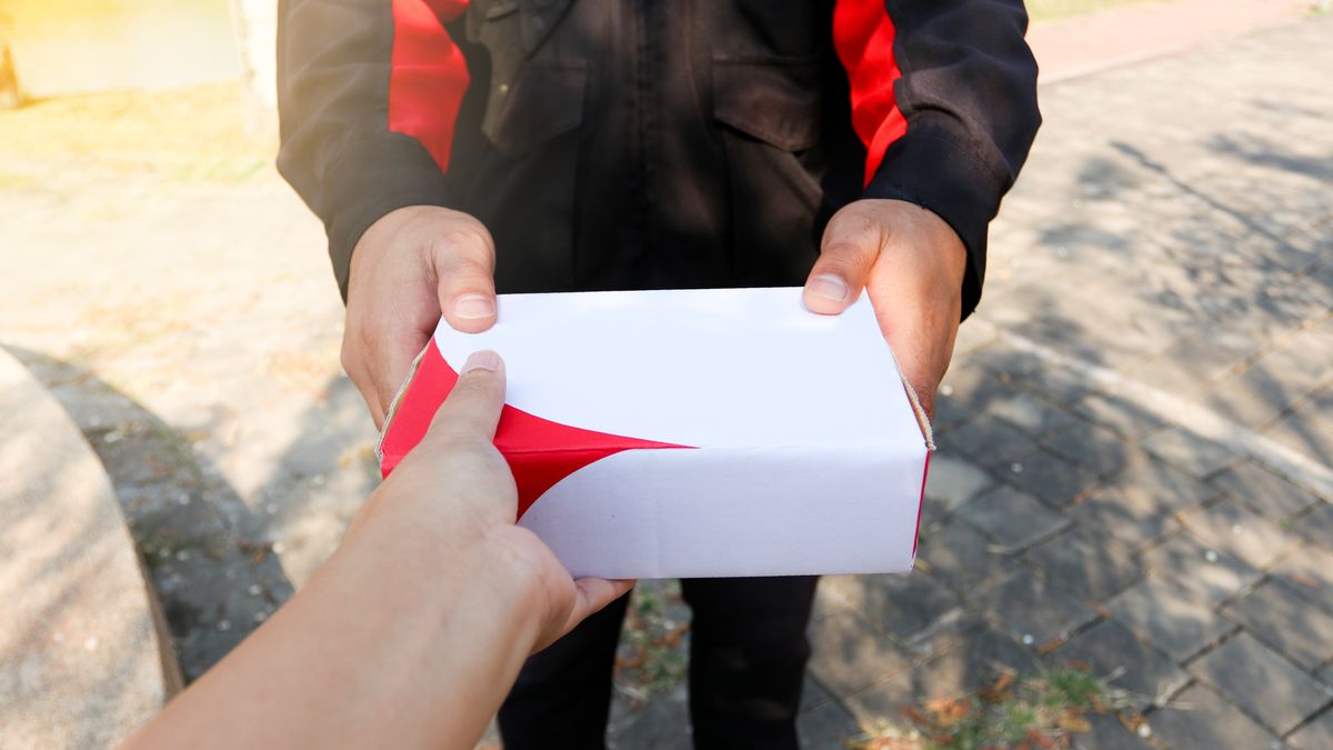 Warszawiacy coraz częściej skarżą się na dostawy