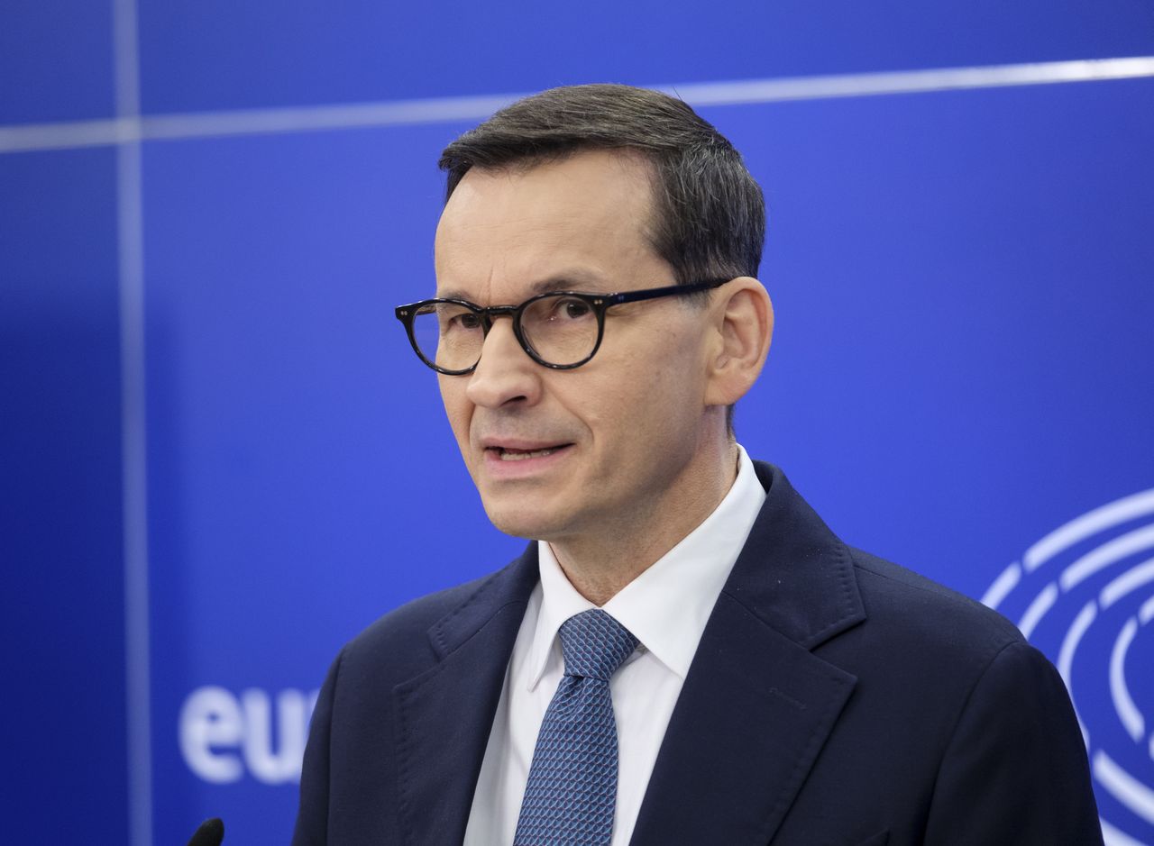 Afera wokół plakatów w Budapeszcie. Morawiecki: "Wypadałoby milczeć"