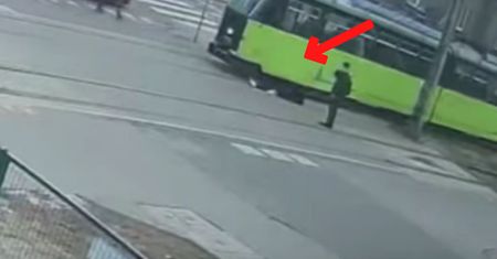 13-latka wpadła pod tramwaj. Szokujące nagranie