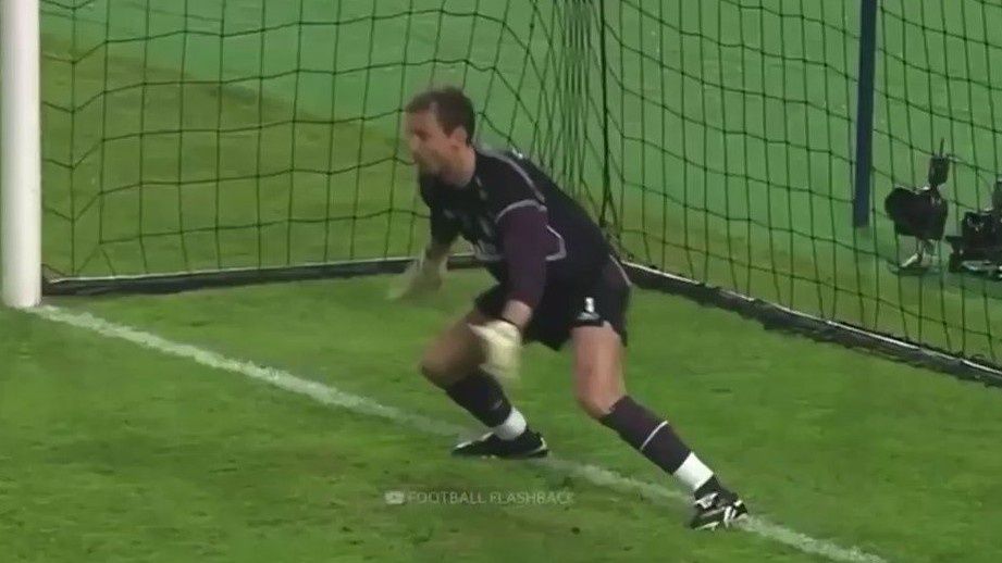 Jerzy Dudek w finale w Stambule fot. screen/YouTube
