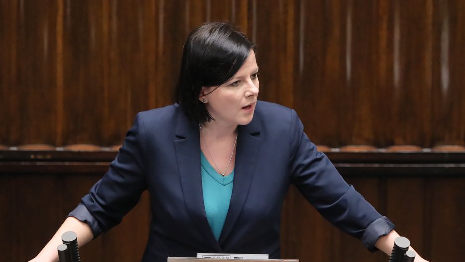 Warszawa, 28.10.2021. Działaczka Pro-life Kaja Godek na sali obrad Sejmu w Warszawie, 28 bm. Sejm ma się zająć obywatelskim projektem zmian w prawie o zgromadzeniach. (sko) PAP/Paweł Supernak