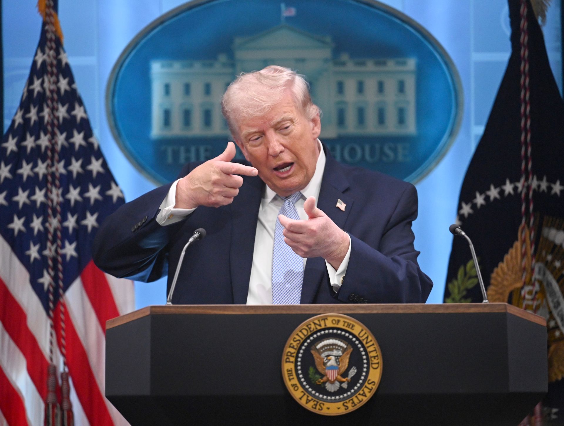 Giełdy w euforii po zawieszeniu broni między USA a Iranem