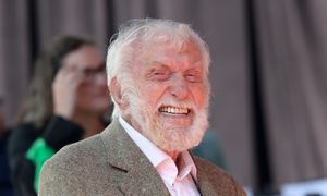 Dick Van Dyke odrzucił ofertę zagrania Jamesa Bonda. Mówi, czego żałuje