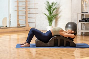 Co lepsze na ból pleców: joga czy pilates?