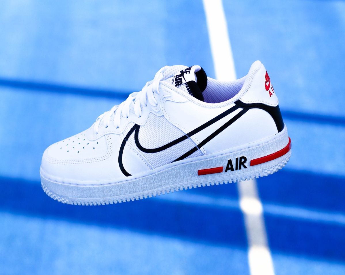 Stylowe sneakersy od 100 zł. Nie zechcesz ich zdjąć