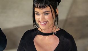 Katy Perry podkreśliła kobiece kształty. Z tym dekoltem musiała uważać