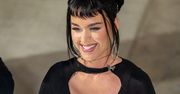 Katy Perry podkreśliła kobiece kształty. Z tym dekoltem musiała uważać