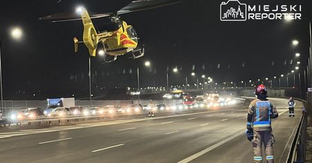 Zderzenie ciężarówki z osobówką w Warszawie. Dwie osoby ranne