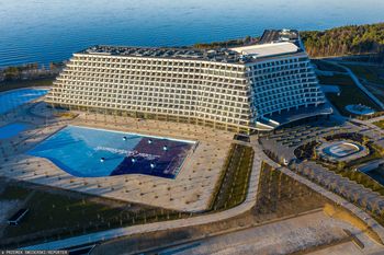 Hotel Gołębiewski w Pobierowie. Wiemy, ile kosztuje bilet na basen
