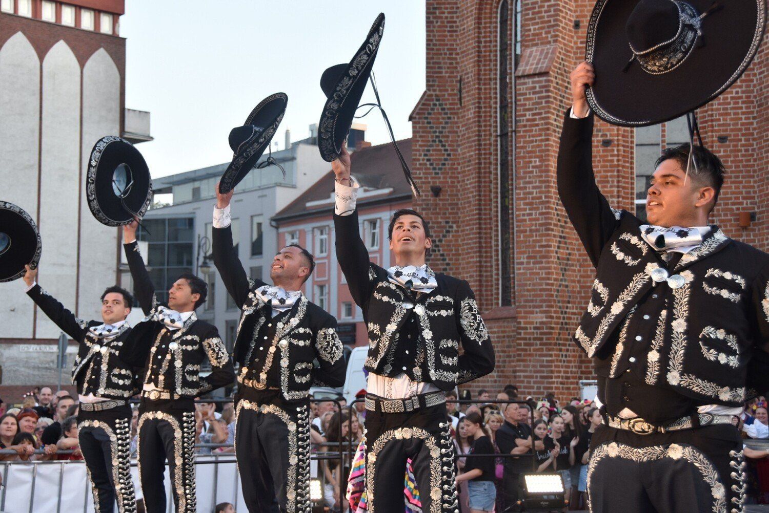 Na festiwalu Folk Przystań występują zespoły z różnych stron świata