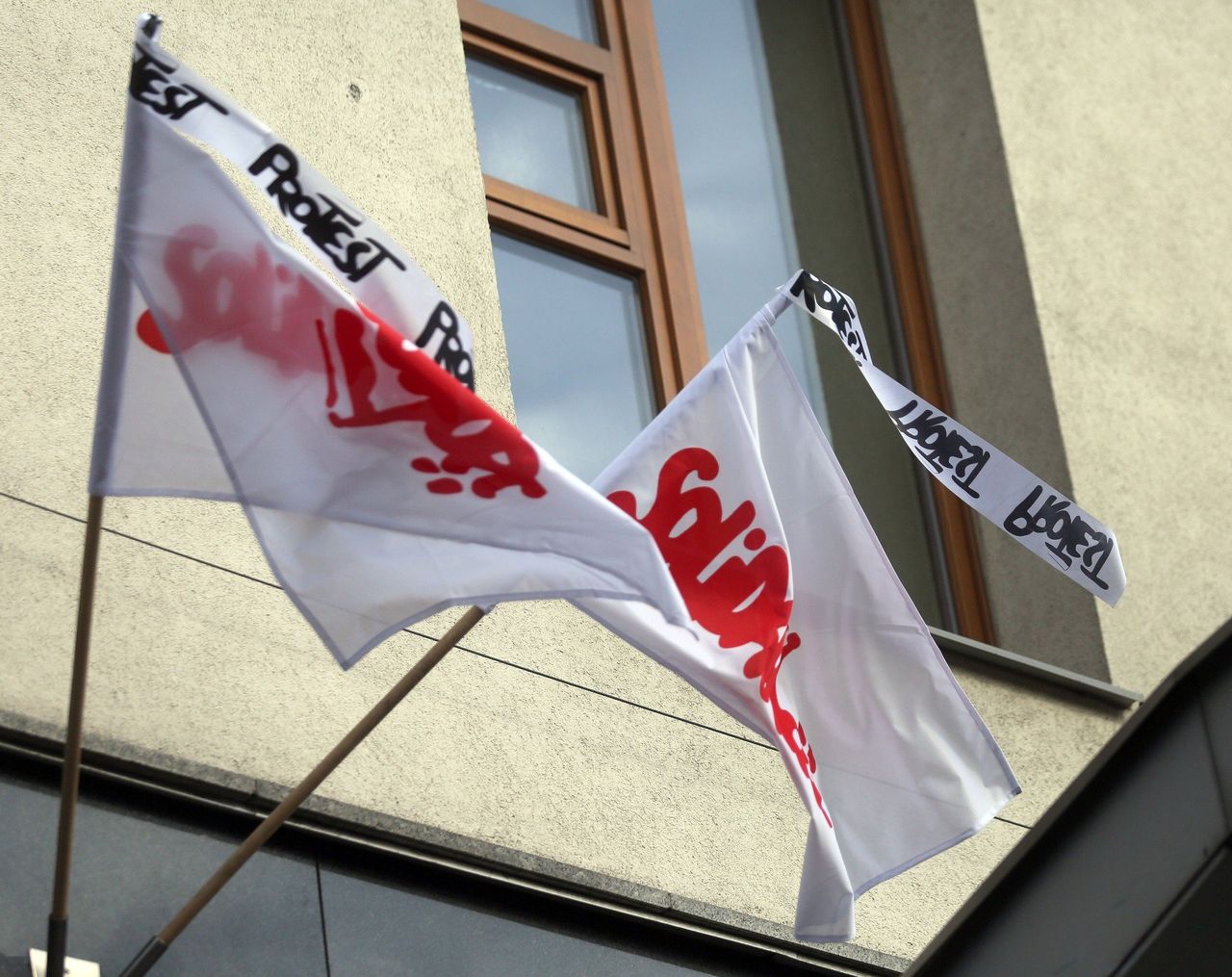 Nauczyciele pod Sejmem. "Będziemy protestować"