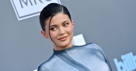Sukienka Kylie Jenner z worka na śmieci. Ten trend podbił Instagram