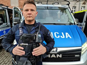 Tychy: Policjant po służbie zatrzymał awanturników z atrapą broni