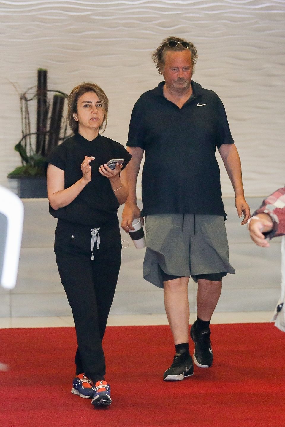 Matthew Perry z koleżanką