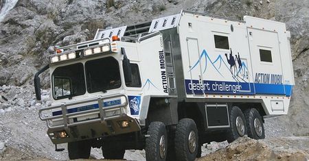 Desert Challenger. Ma 8 kół i wcześniej woził wyrzutnie artyleryjskie
