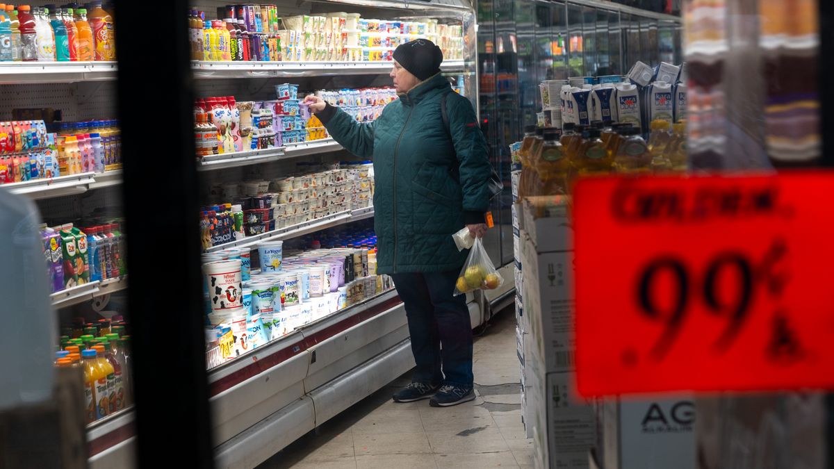 NEW YORK, NEW YORK - DECEMBER 12: People shop at a grocery store in Brooklyn on December 12, 2025 in New York City. Consumer confidence for November fell to its lowest level since April as Americans increasingly worry about their jobs, living costs, and the overall economy, while inflation stays above the Fed's 2% target at 3%. (Photo by Spencer Platt/Getty Images)