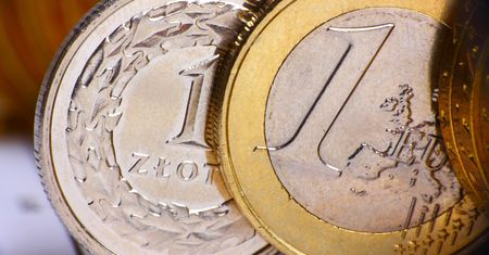 Dyskusja o euro w Polsce. Prezes NBP wskazuje zagrożenia. Ale widzi też furtkę