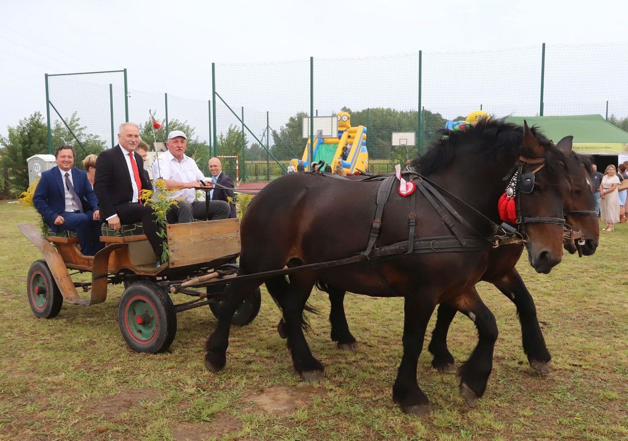 Myśliszewice: Udane Dożynki Gminne. Koncert zespołu Bayera