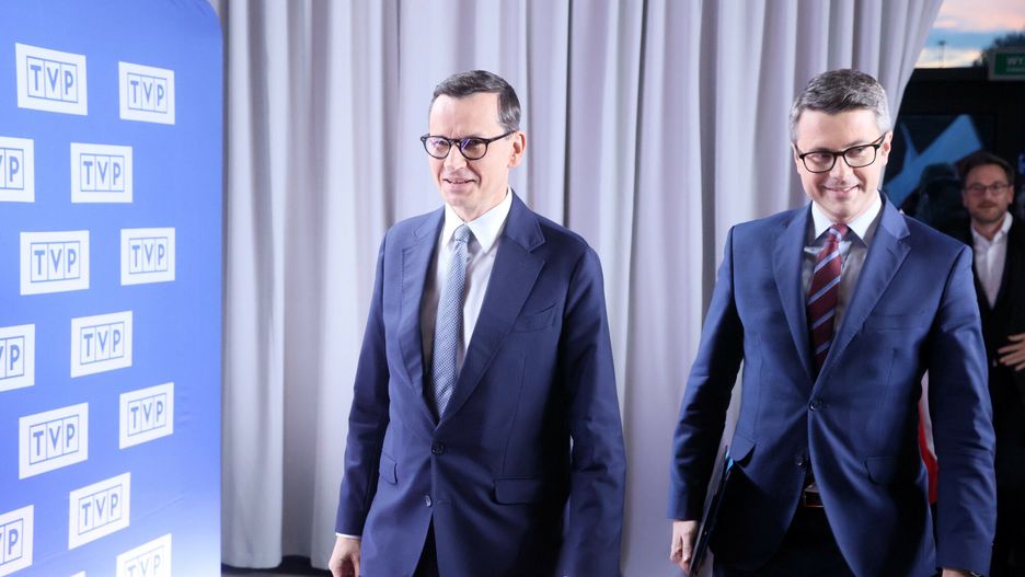 Premier Mateusz Morawiecki i rzecznik rządu Piotr Muller
