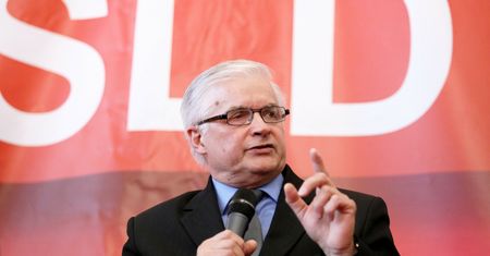 "Erozja demokracji" w Polsce? Cimoszewicz ocenił ruch Kongresu USA