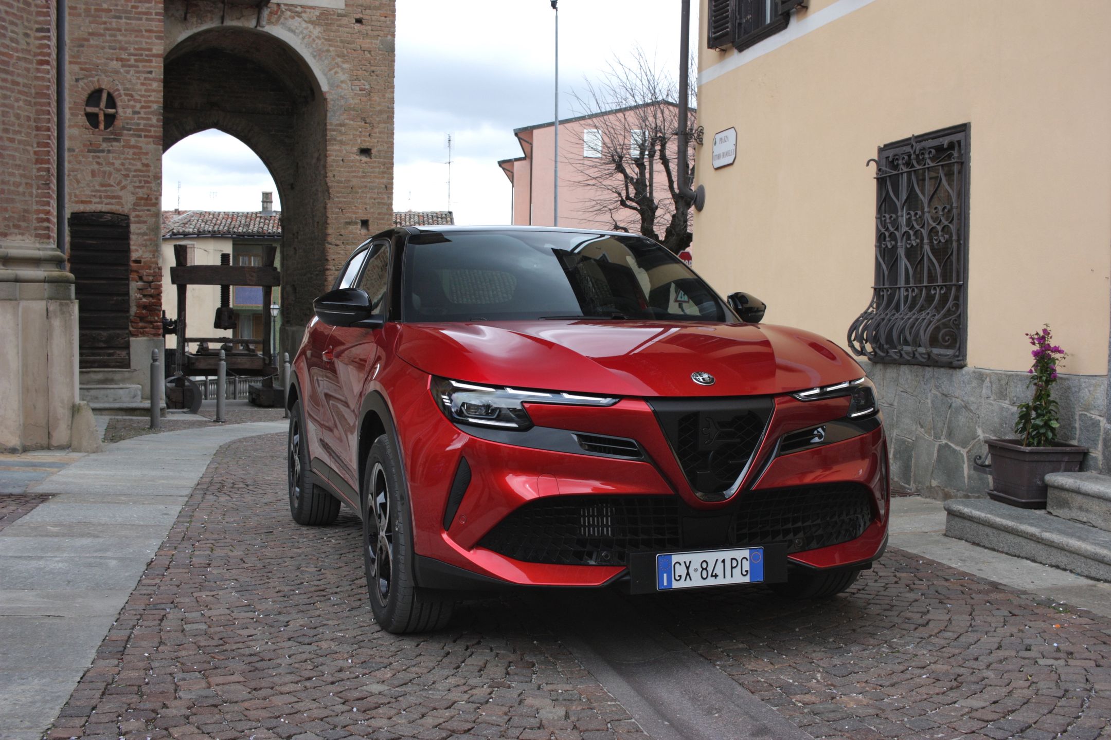 Alfa Romeo Junior Ibrida Q4