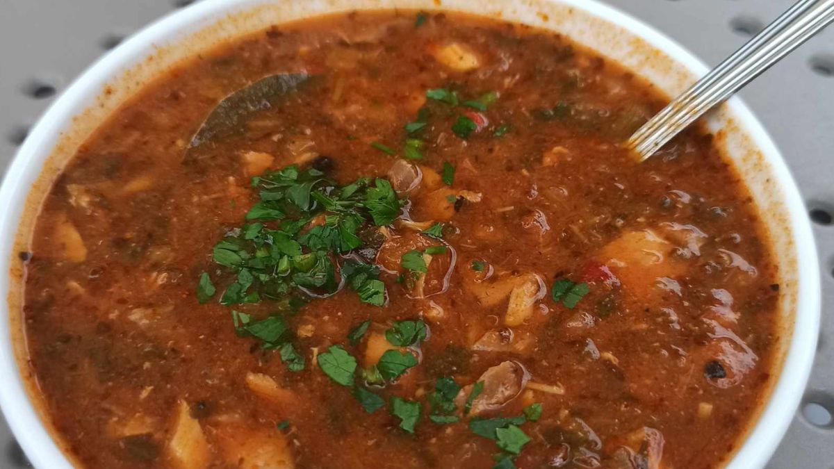 Węgierska zupa rybna