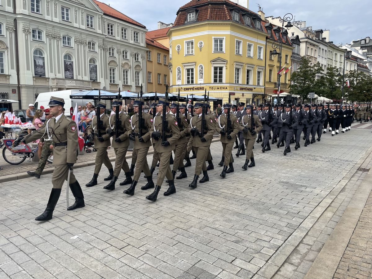 Марш військових на святі Війська Польського