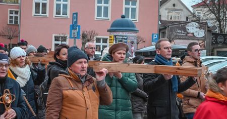Wielki Piątek wolny od pracy? Wielu Polaków jest "za"